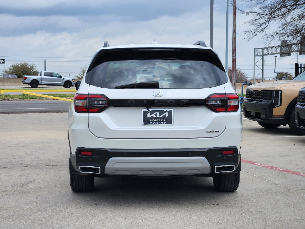 Used 2024 Honda Pilot Touring image 6