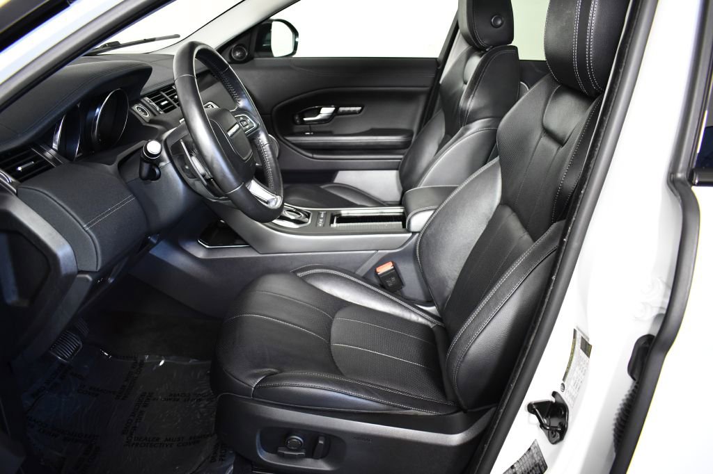 Used 2019 Land Rover Range Rover Evoque SE Premium image 18