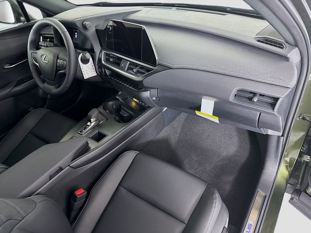 New 2026 Lexus UX 300h FWD image 18