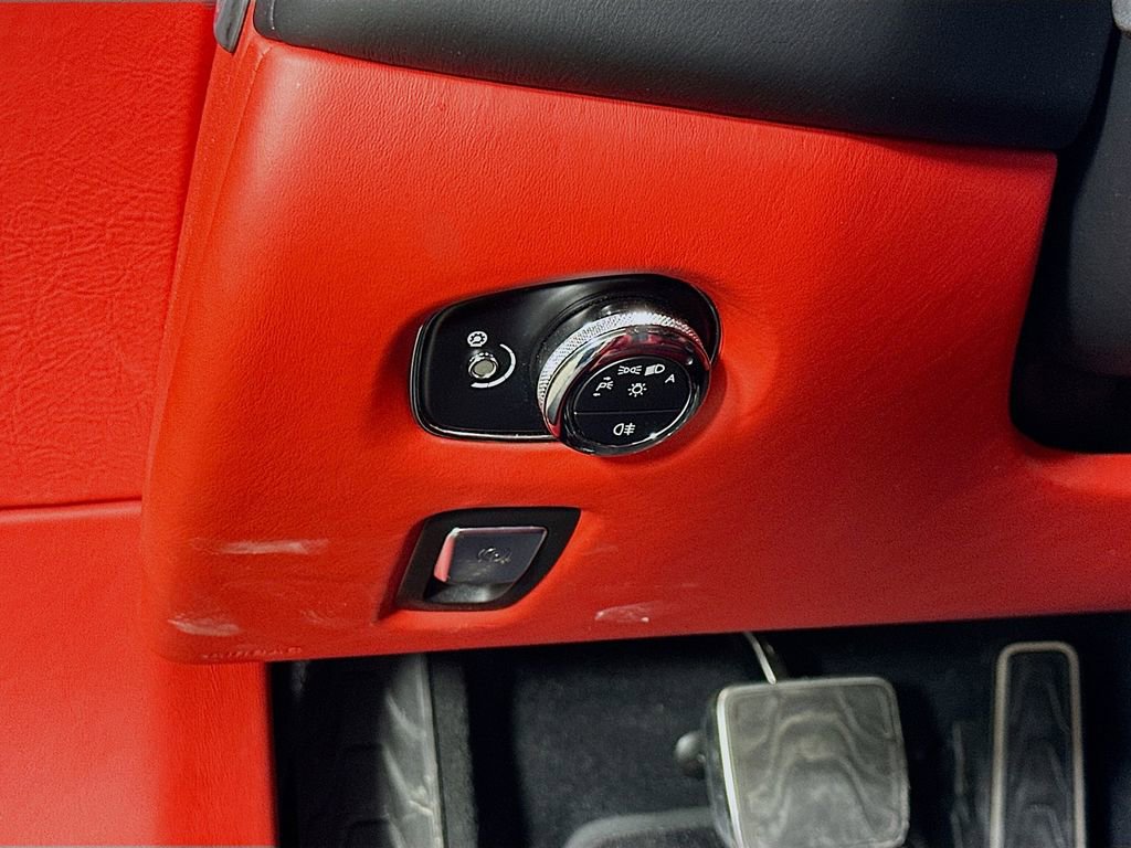 Used 2019 Aston Martin DB11 Volante image 18