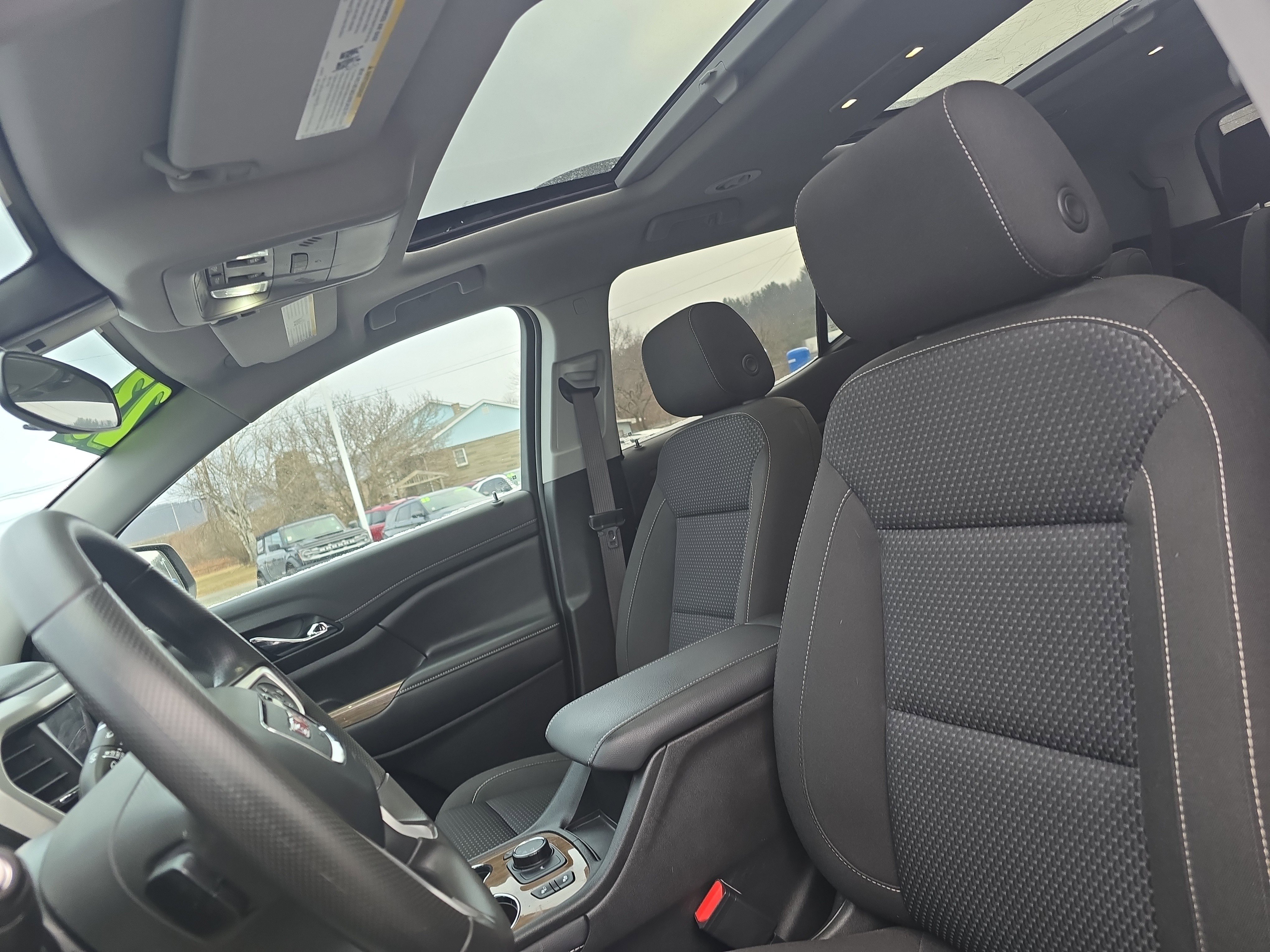 Used 2023 GMC Acadia SLE w/ Driver Convenience Package image 12