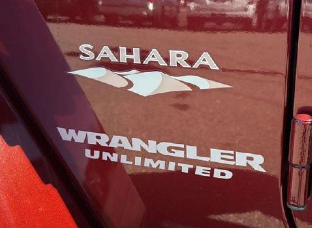 Used 2008 Jeep Wrangler Unlimited Sahara w/ Dual Top Group AWD/4WD image 15