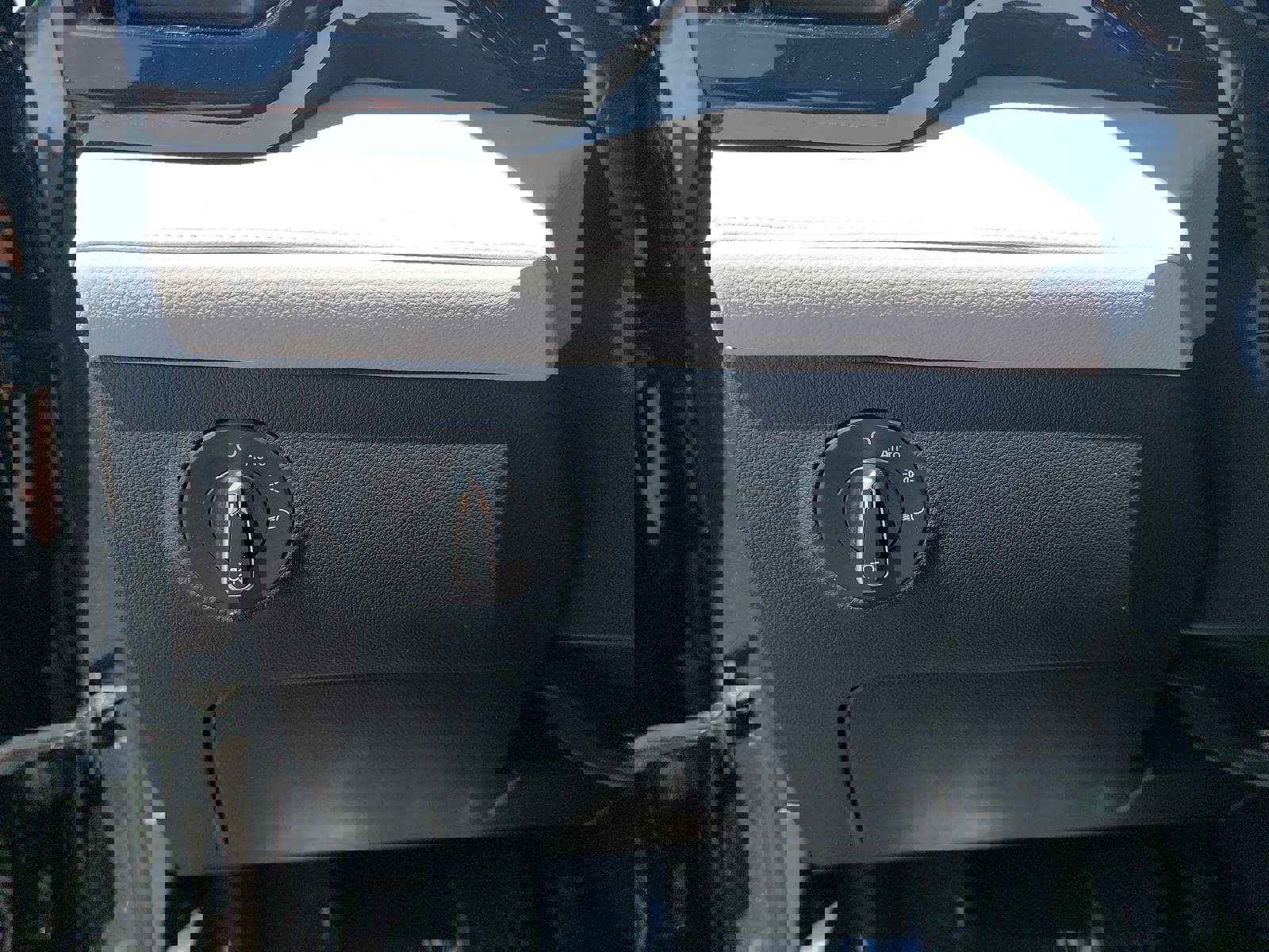 Used 2025 Volkswagen Taos S FWD image 28