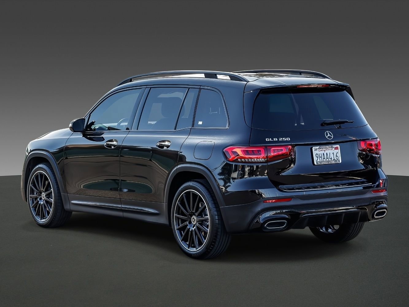 Used 2021 Mercedes-Benz GLB 250 image 2