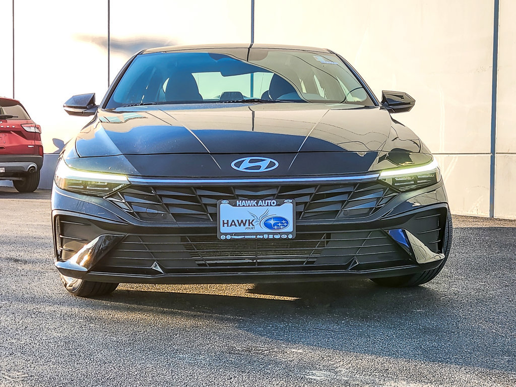 Used 2024 Hyundai Elantra SE FWD image 4