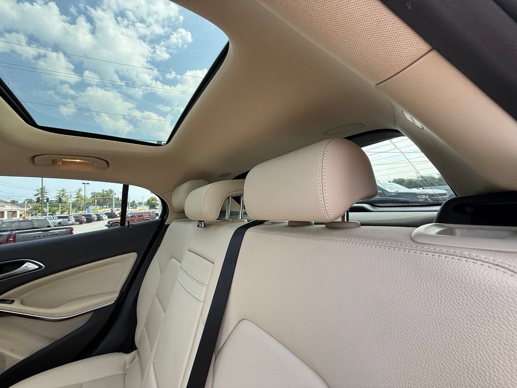 Used 2019 Mercedes-Benz GLA 250 w/ Convenience Package image 24