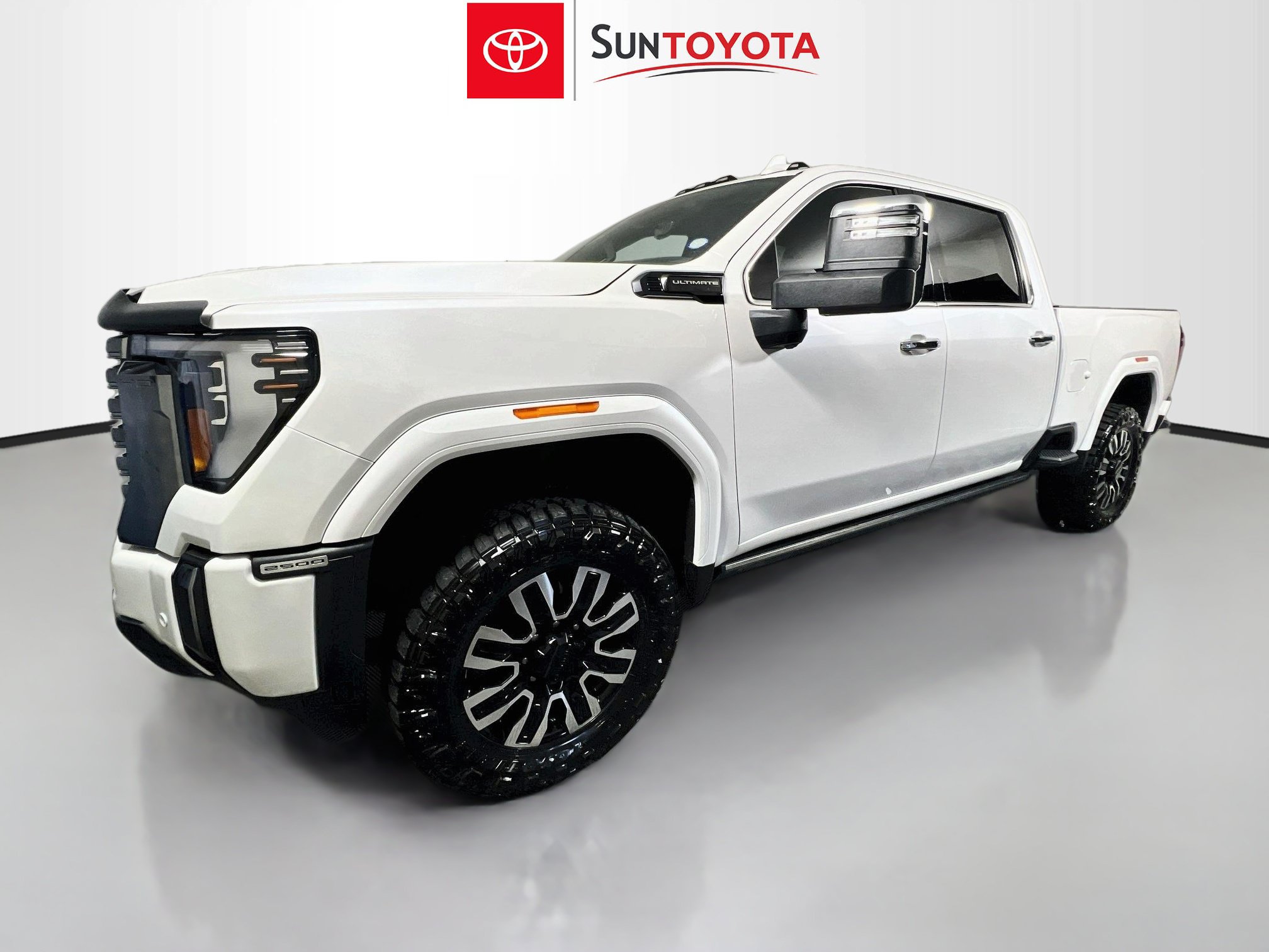 Used 2024 GMC Sierra 2500 Denali Ultimate AWD/4WD image 9