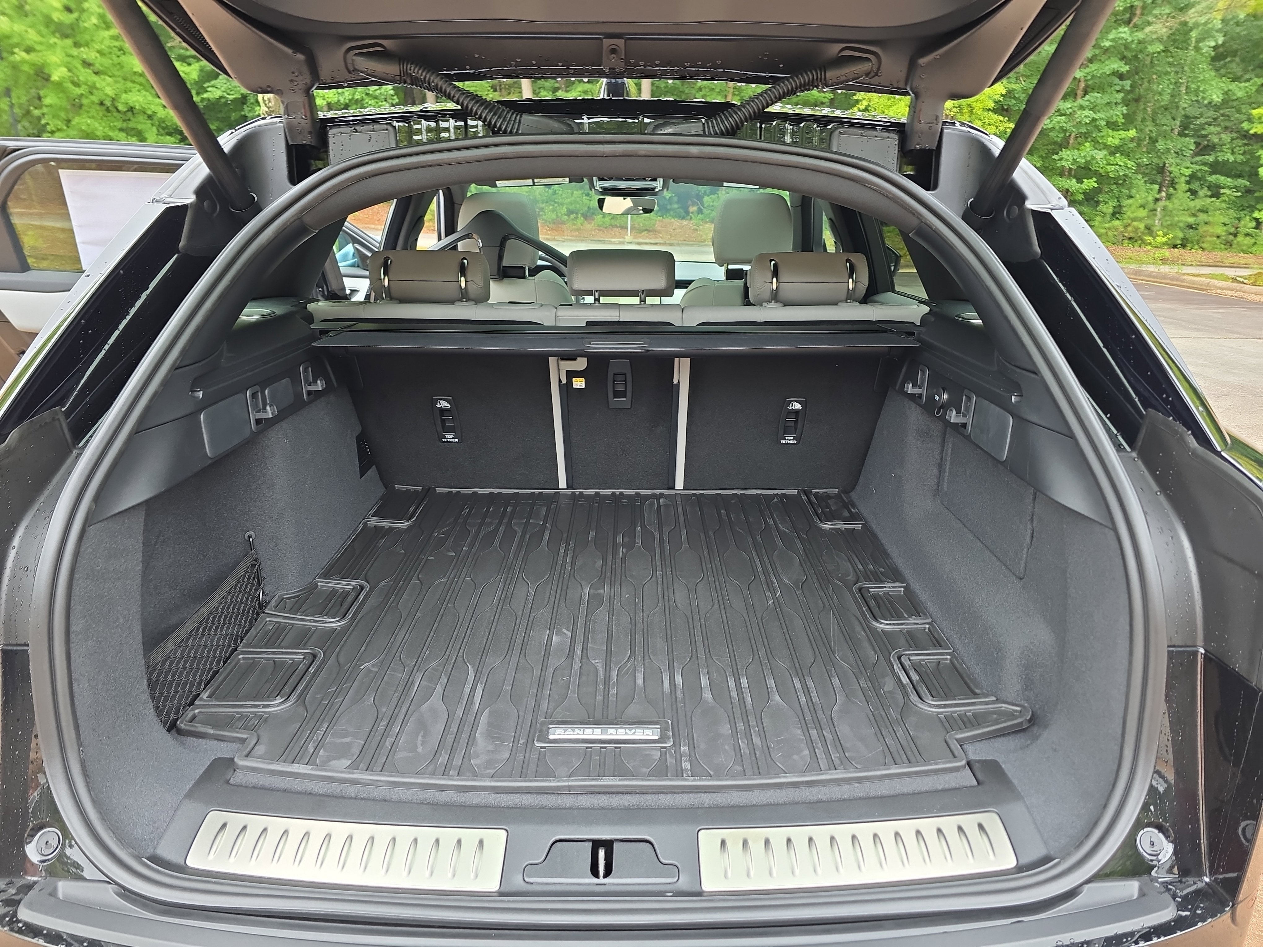 New 2026 Land Rover Range Rover Velar Dynamic SE image 12