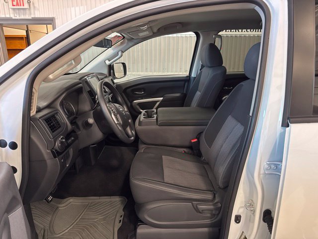 Used 2024 Nissan Titan SV AWD/4WD image 10