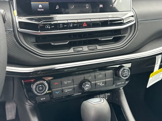 New 2026 Jeep Compass Latitude image 23