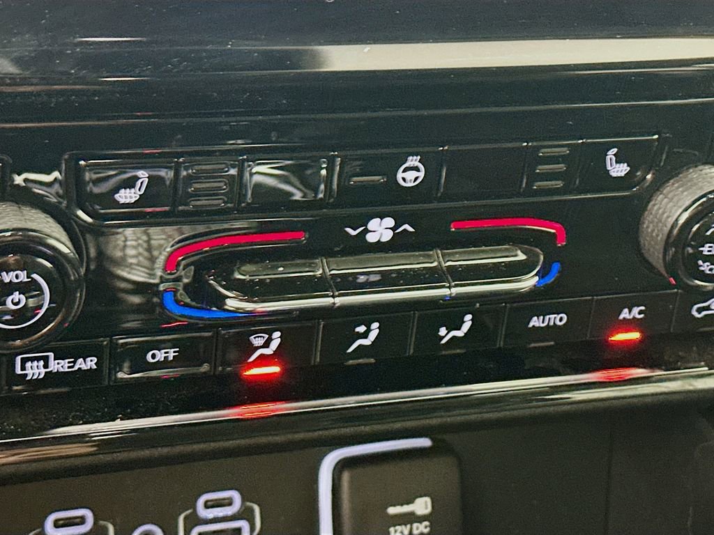 Certified 2023 Jeep Grand Cherokee Limited image 32