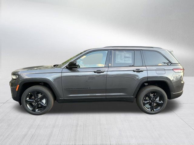 New 2025 Jeep Grand Cherokee Limited w/ Black Appearance Package image 15