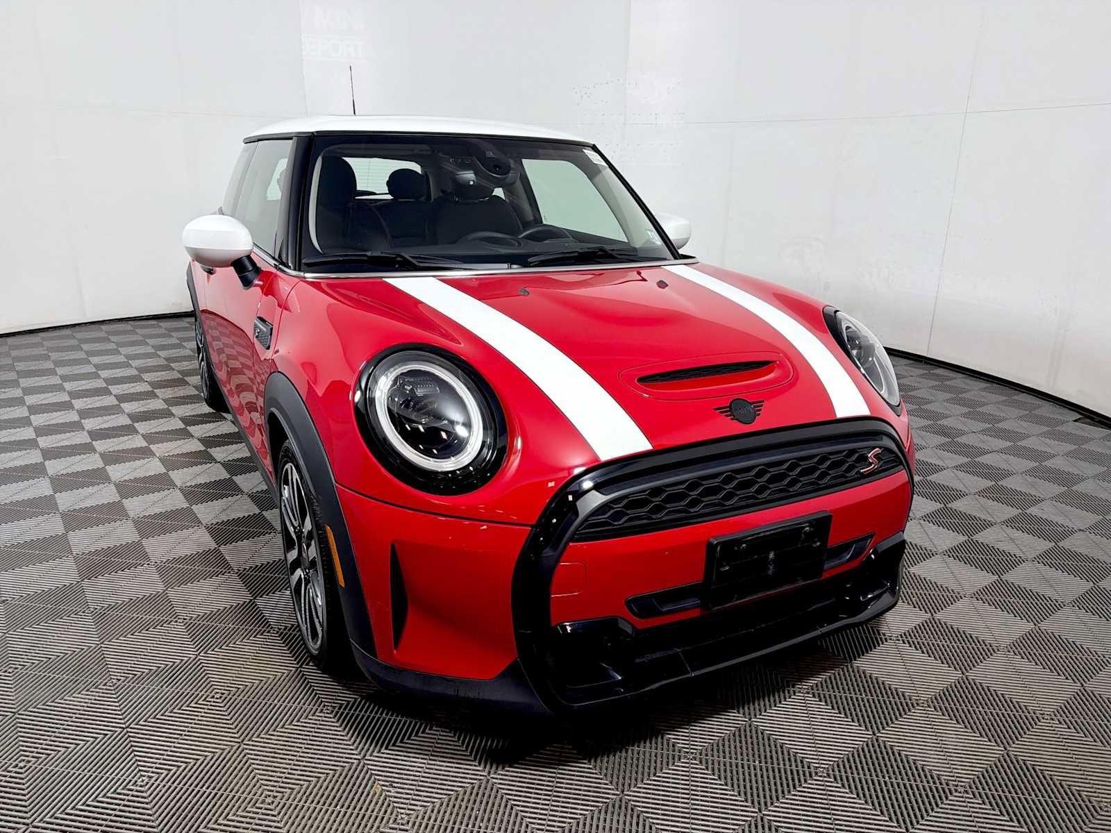 Used 2024 MINI Cooper S FWD image 2