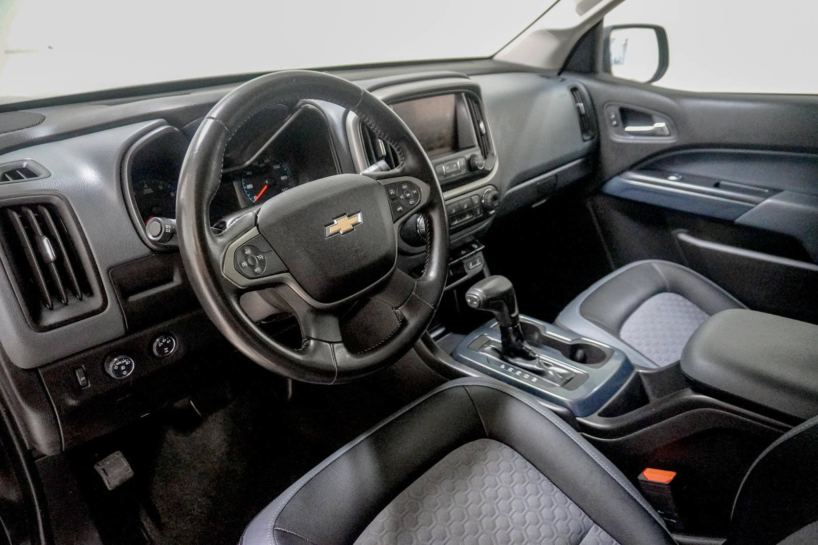 Used 2015 Chevrolet Colorado Z71 AWD/4WD image 19
