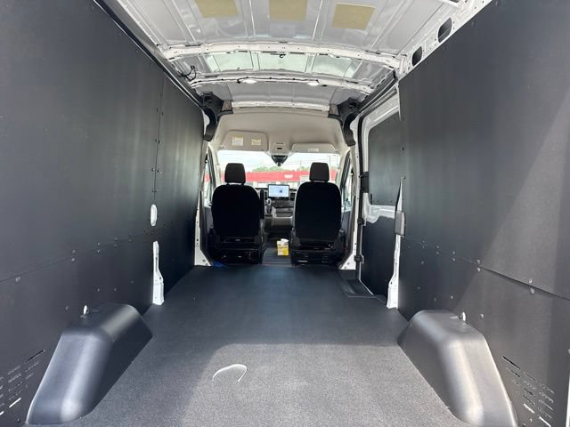 New 2027 Ford Transit 250 148 Medium Roof w/ Load Area Protection Package RWD image 22
