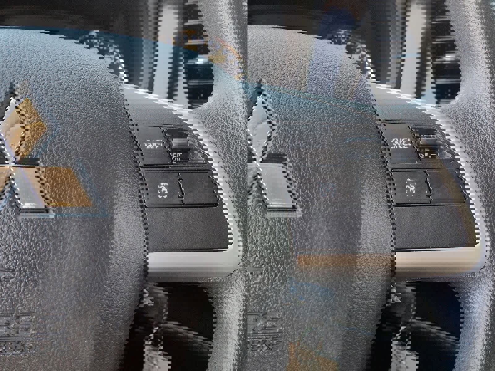 Used 2019 Mitsubishi Outlander ES image 25