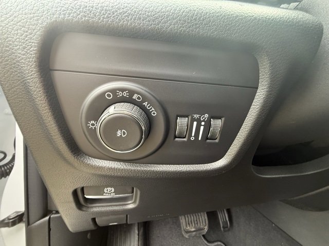 New 2025 Jeep Grand Cherokee Limited w/ Luxury Tech Group II image 35