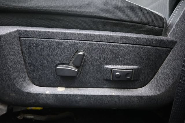 Used 2022 RAM 1500 Classic SLT AWD/4WD image 14
