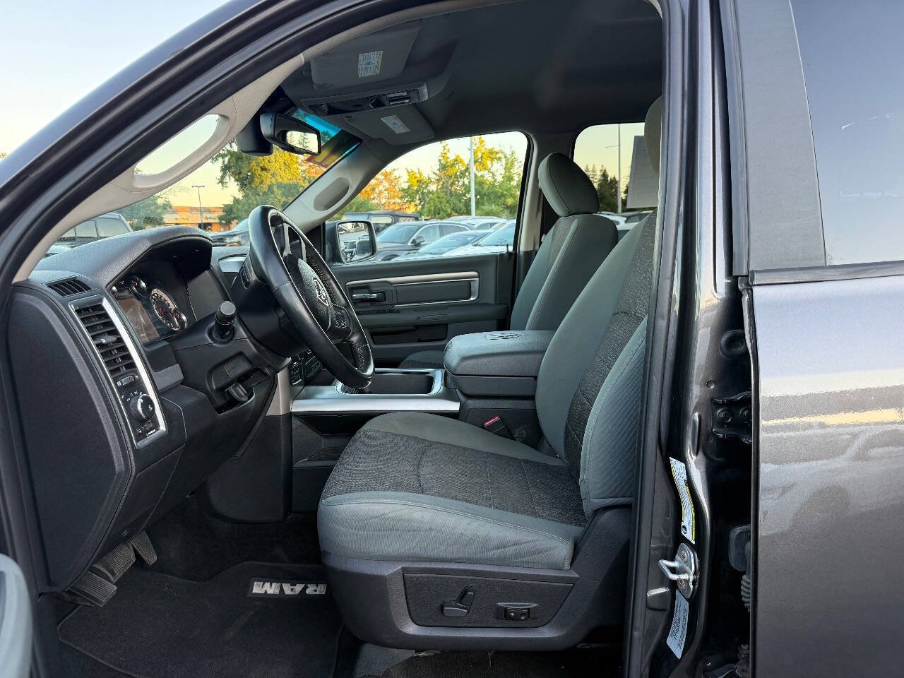 Used 2017 RAM 1500 Big Horn AWD/4WD image 11