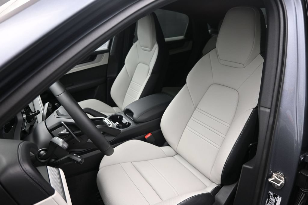 New 2026 Porsche Cayenne S AWD/4WD image 7