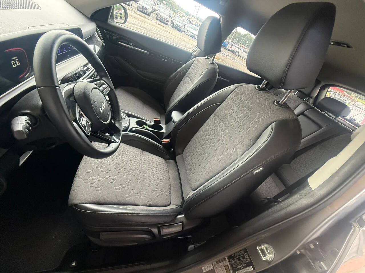 Used 2025 Kia Seltos S AWD/4WD image 18