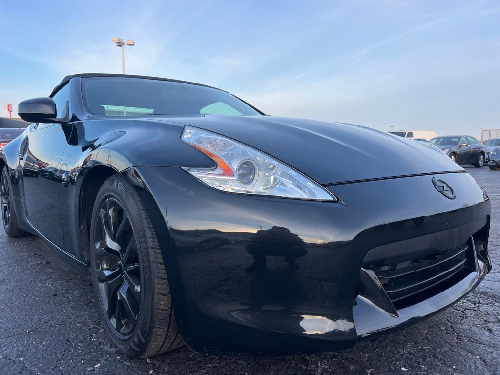 Used 2012 Nissan 370Z Roadster image 1
