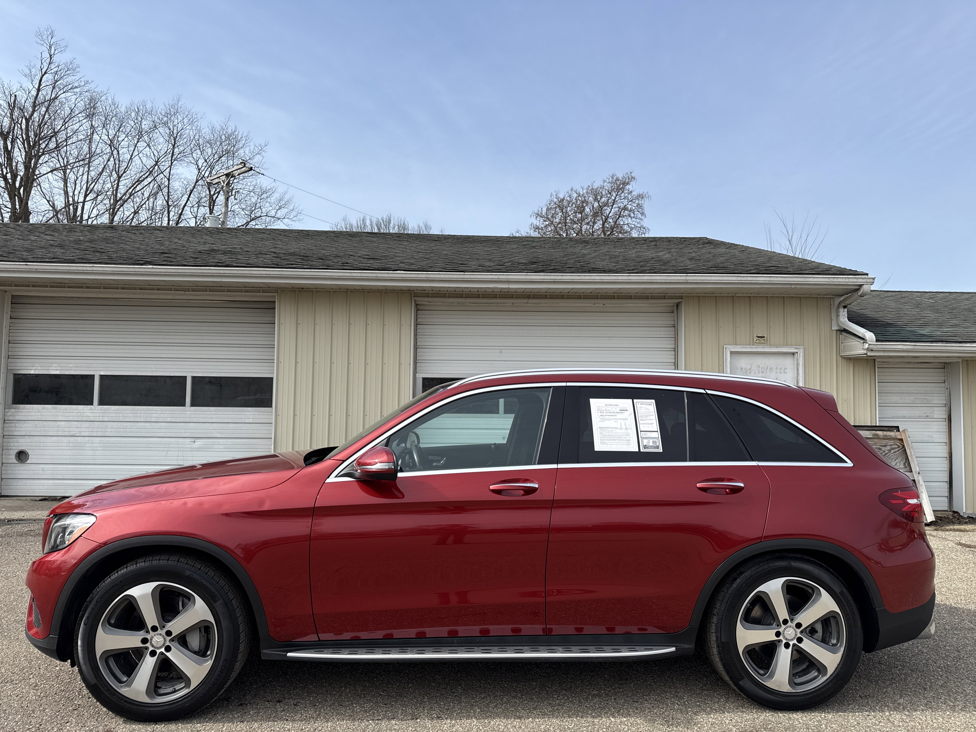 Used 2016 Mercedes-Benz GLC 300 4MATIC w/ Driver Assistance Package image 9