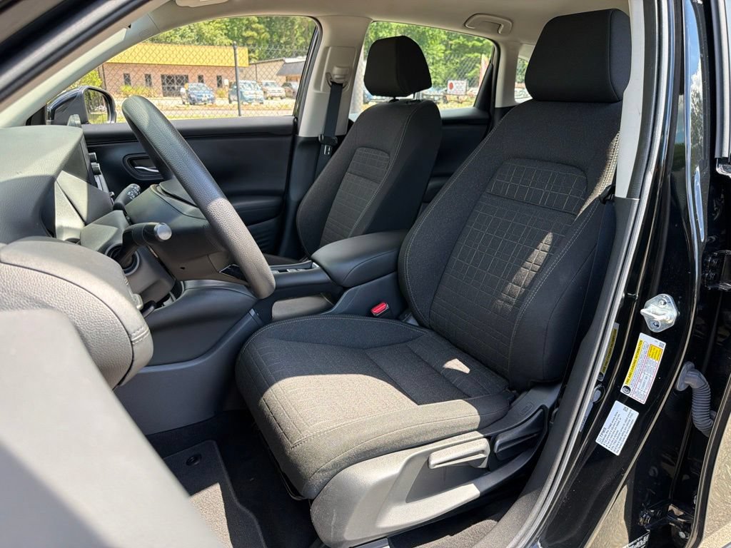Used 2025 Honda HR-V LX image 18