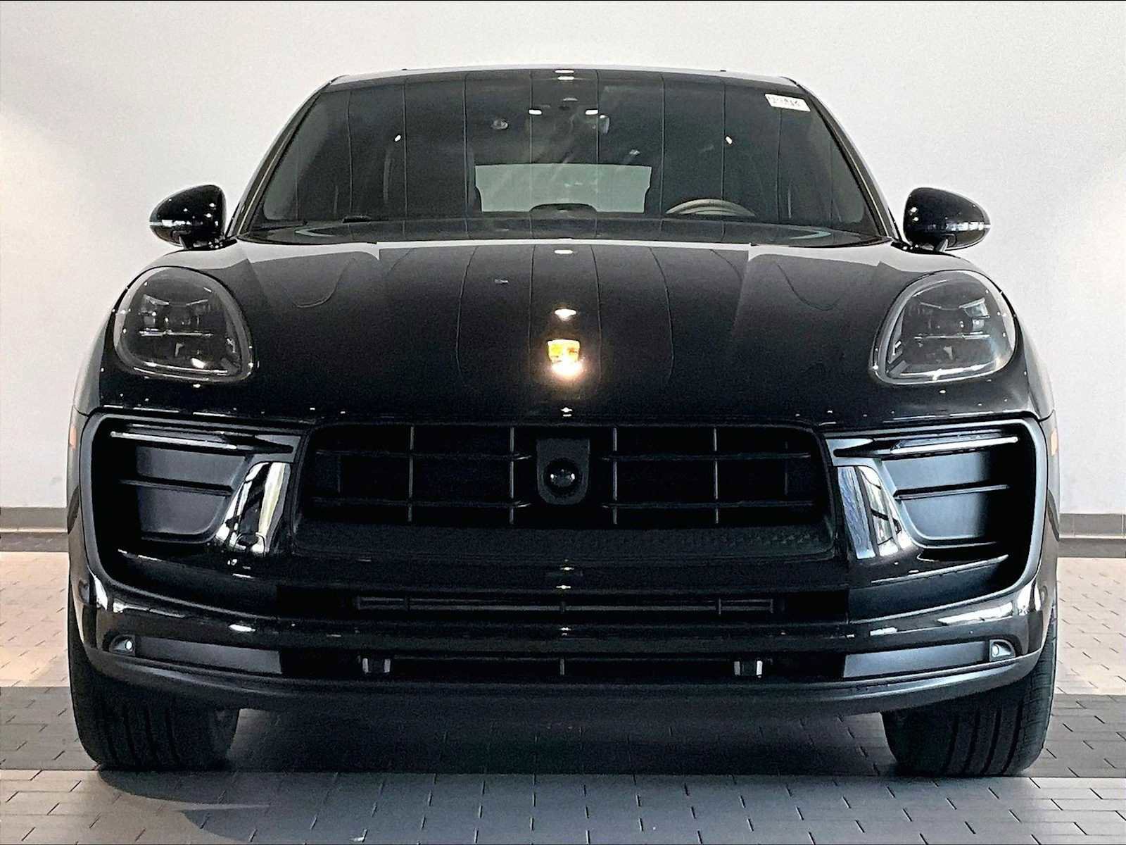 Used 2026 Porsche Macan image 13