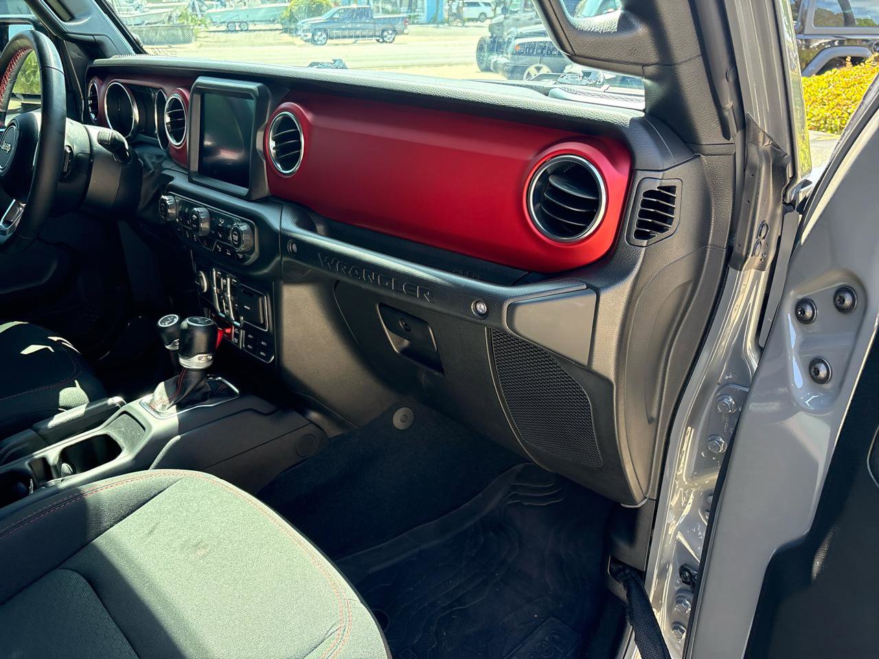 Used 2022 Jeep Wrangler Unlimited Rubicon w/ Steel Bumper Group image 8