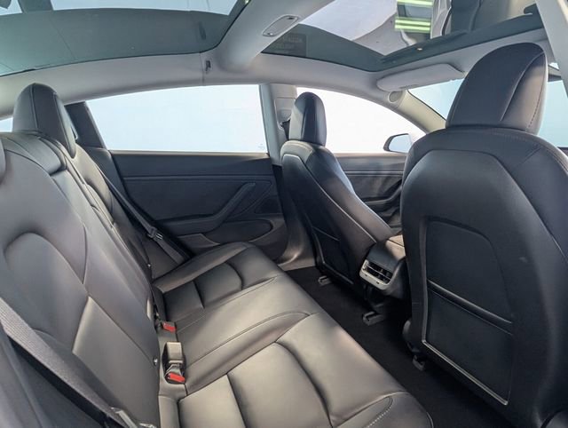 Used 2018 Tesla Model 3 Long Range image 12