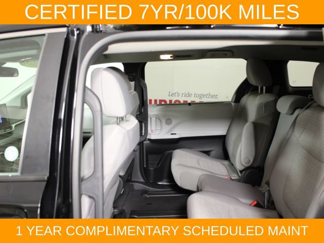Used 2025 Toyota Sienna LE FWD image 20