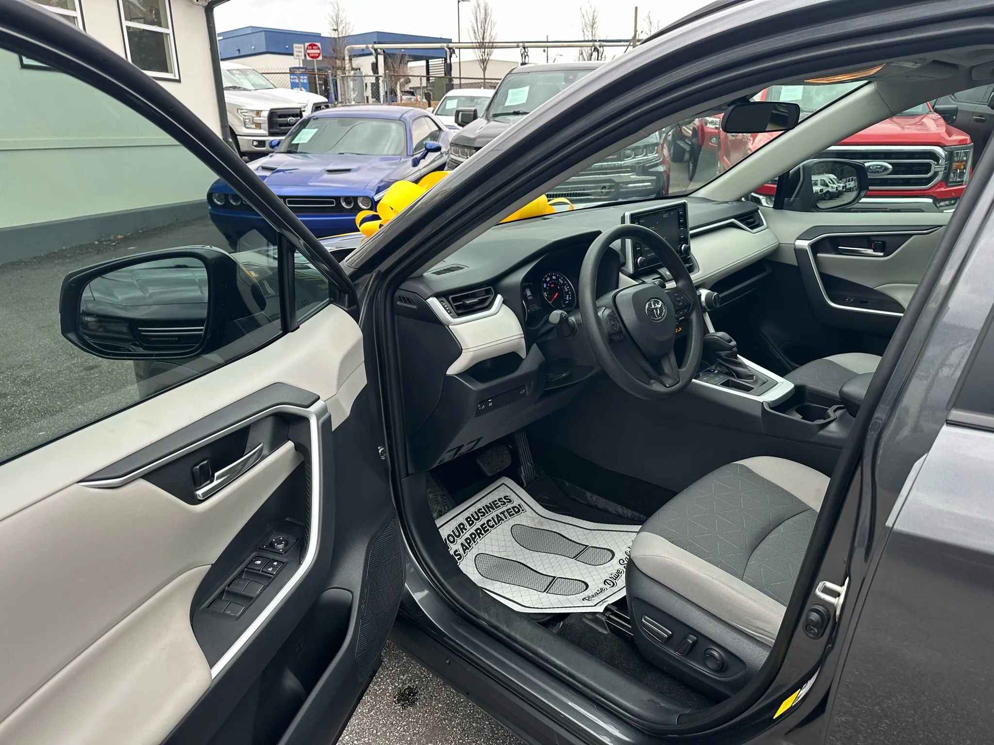 Used 2019 Toyota RAV4 XLE w/ Convenience Package image 20
