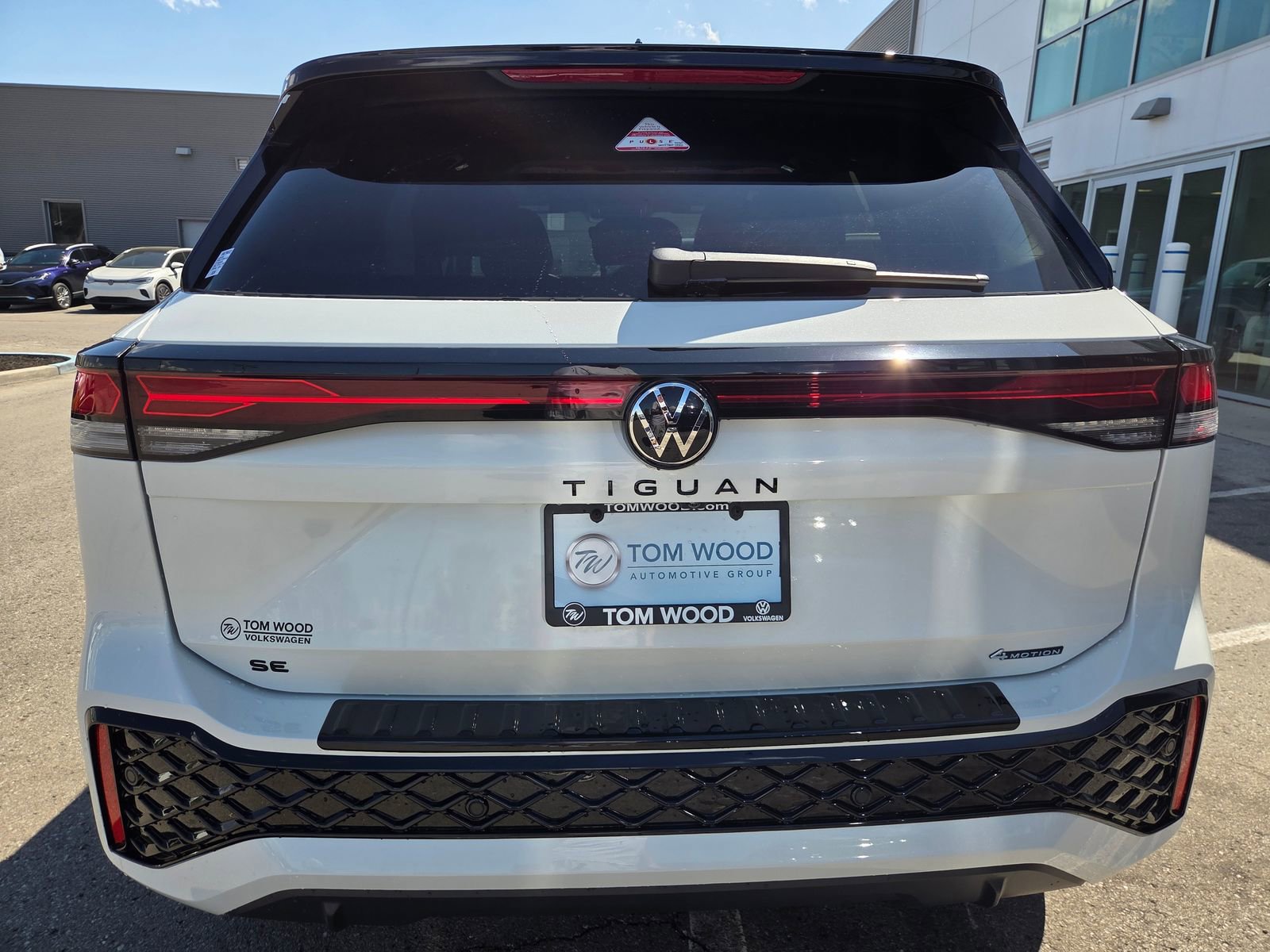 New 2026 Volkswagen Tiguan SE R-Line AWD/4WD image 11