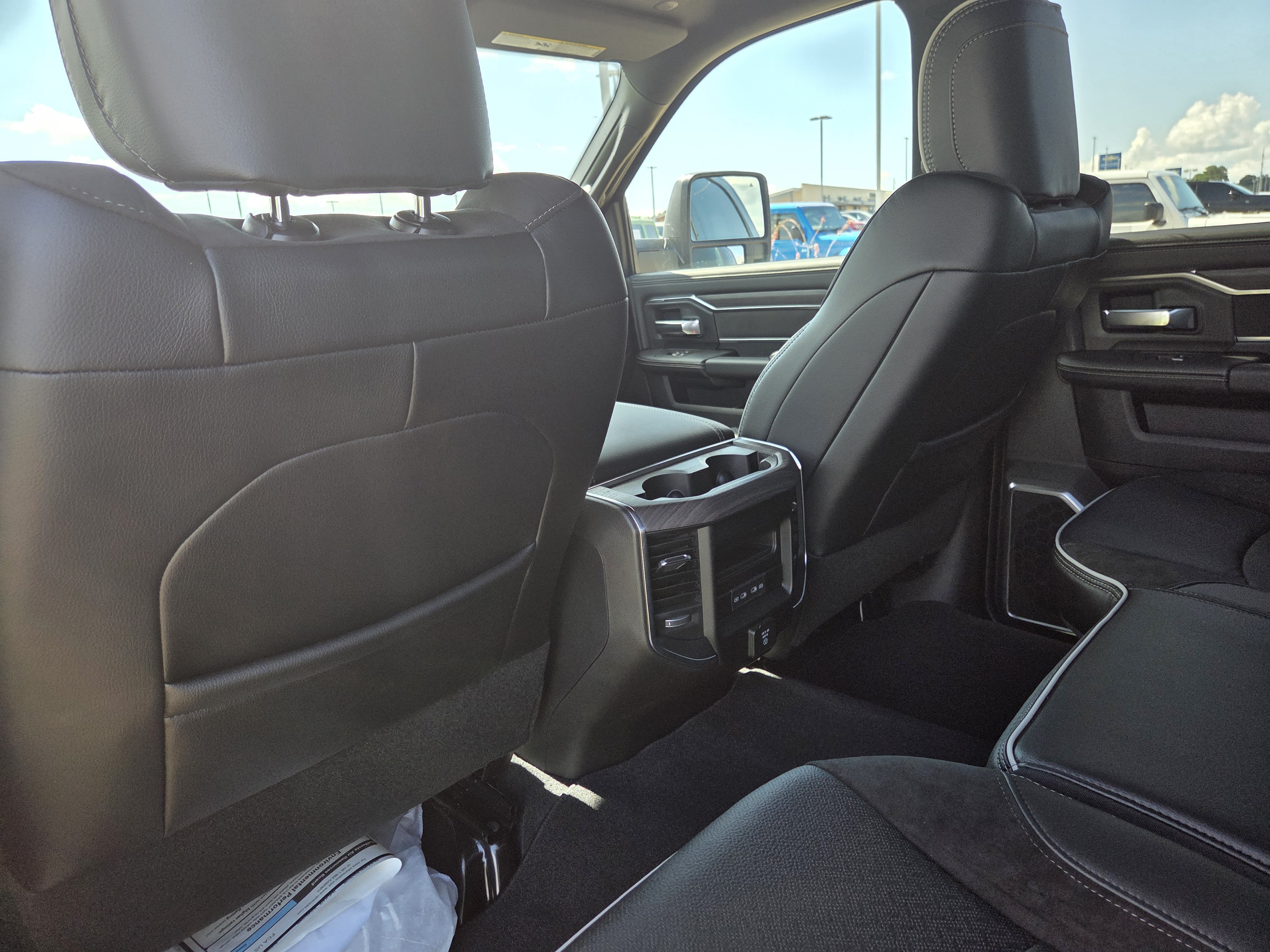 New 2026 RAM 2500 Laramie w/ Sport Appearance Package AWD/4WD image 25