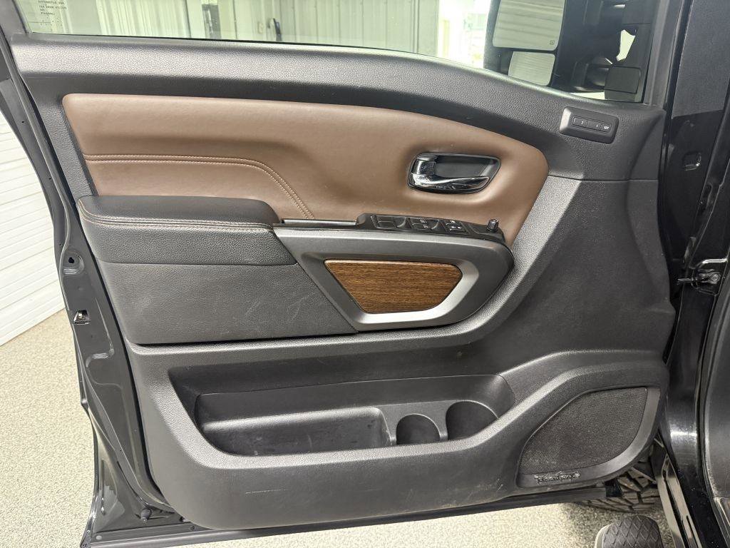 Used 2016 Nissan Titan Platinum Reserve AWD/4WD image 23