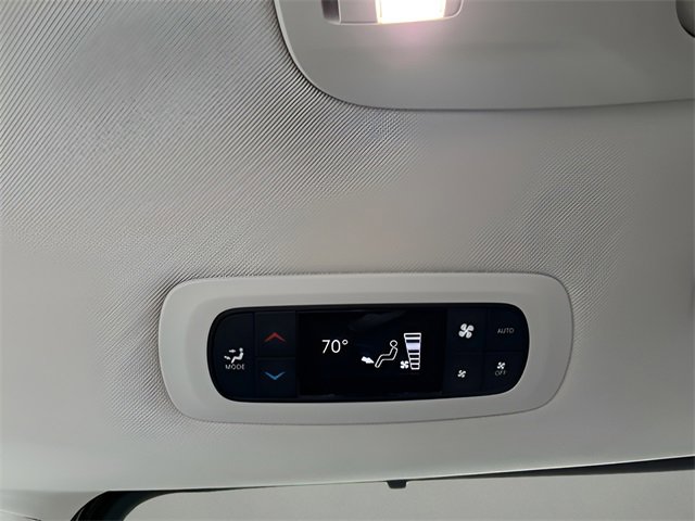Used 2024 Chrysler Pacifica Touring-L image 57