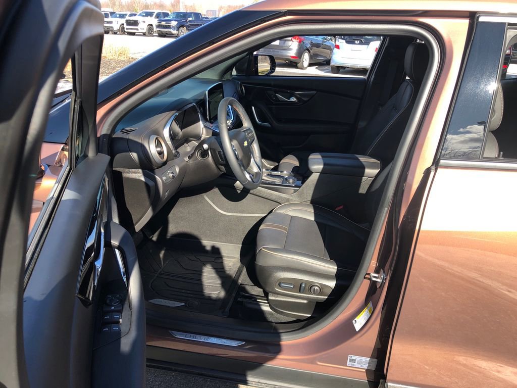 Used 2023 Chevrolet Blazer Premier image 17