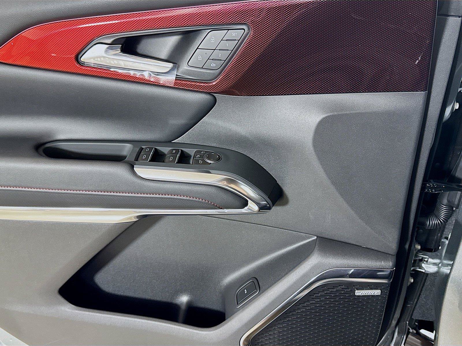 New 2026 Chevrolet Traverse RS FWD image 16