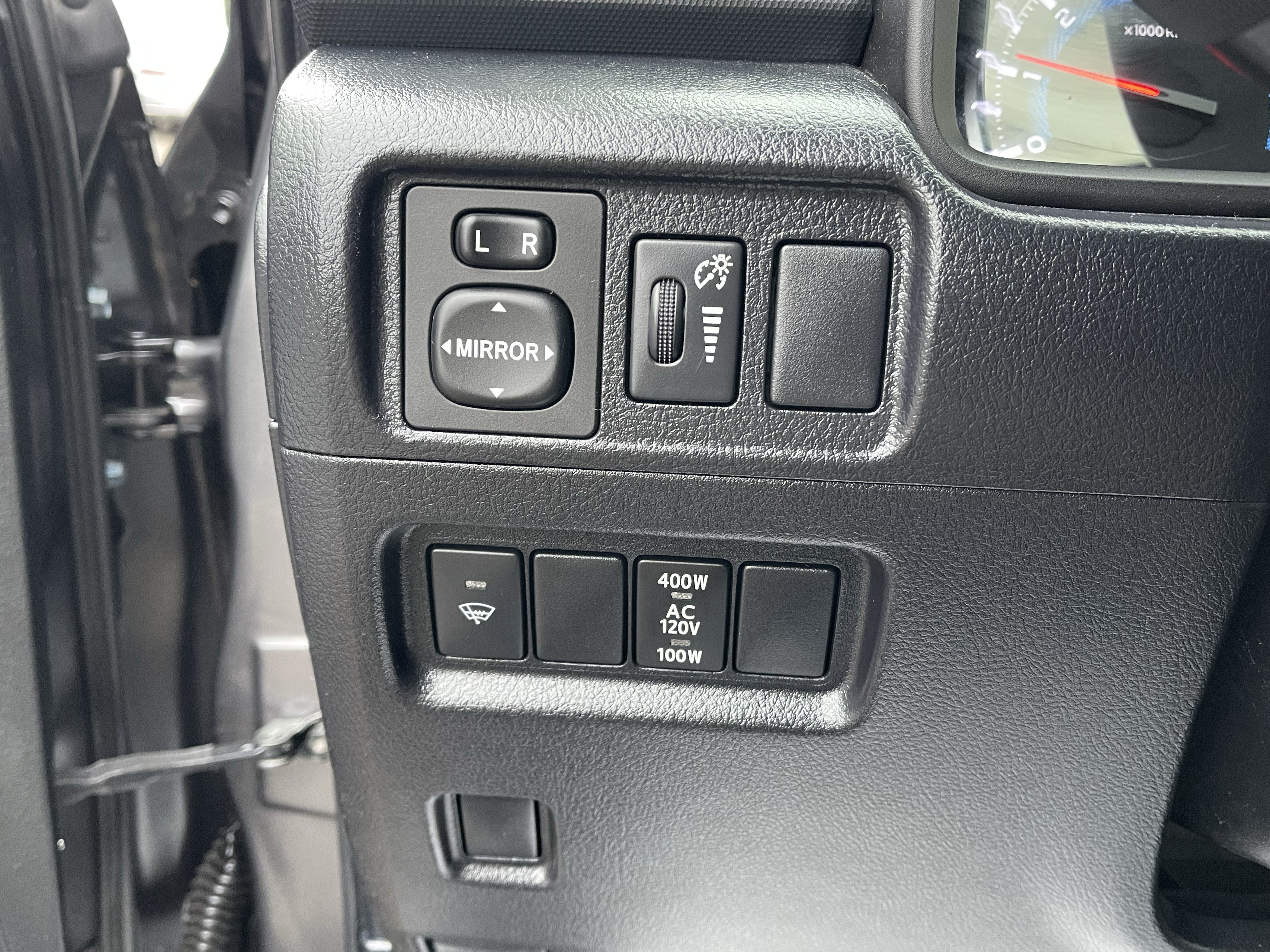 Certified 2019 Toyota 4Runner SR5 AWD/4WD image 25