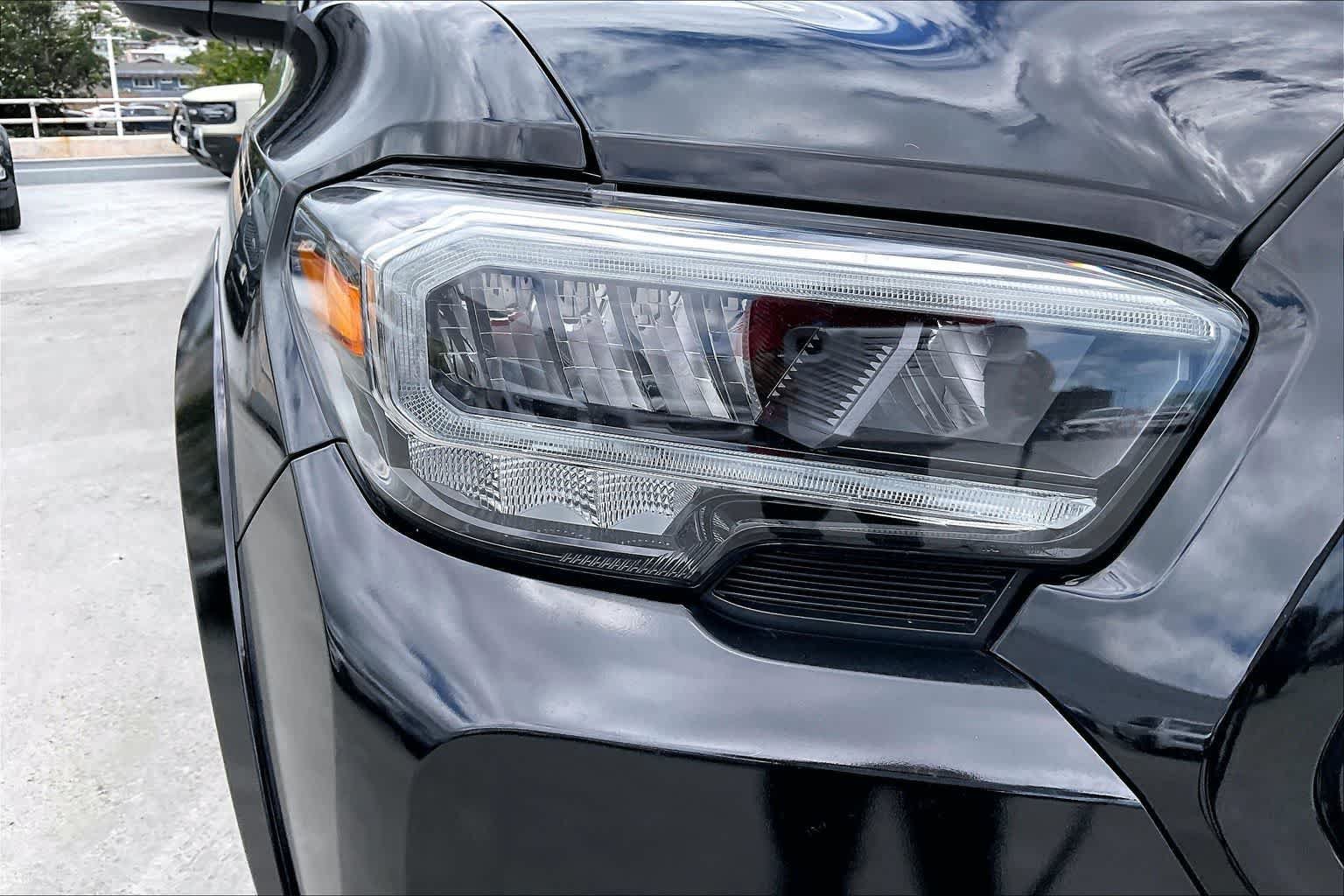 Used 2023 Toyota Tacoma Limited w/ Nightshade Package AWD/4WD image 31