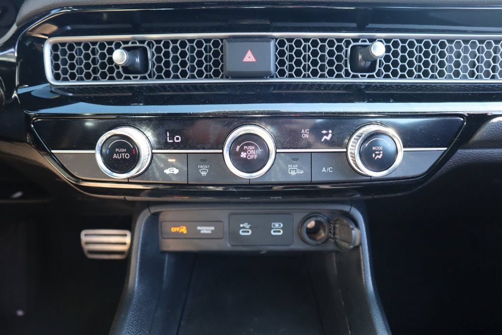 Used 2025 Honda Civic Sport image 26