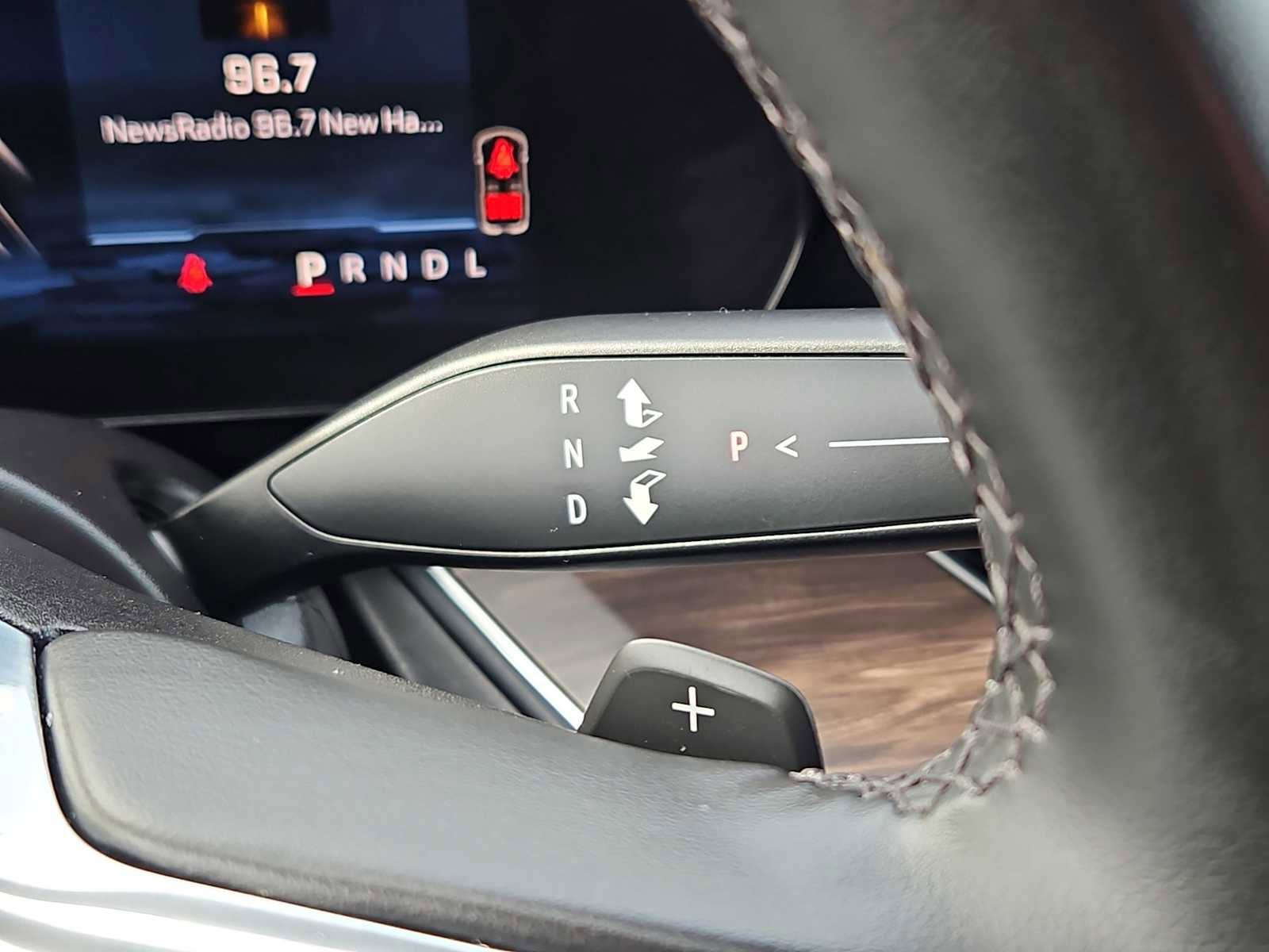 Certified 2025 Chevrolet Suburban Z71 image 32