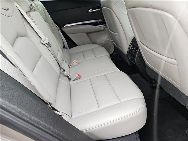 Used 2023 Cadillac XT4 Luxury w/ LPO, Onyx Lite Package image 19