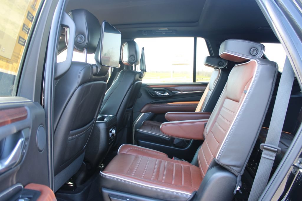 Used 2023 GMC Yukon Denali Ultimate w/ LPO, Floor Liner Package AWD/4WD image 27