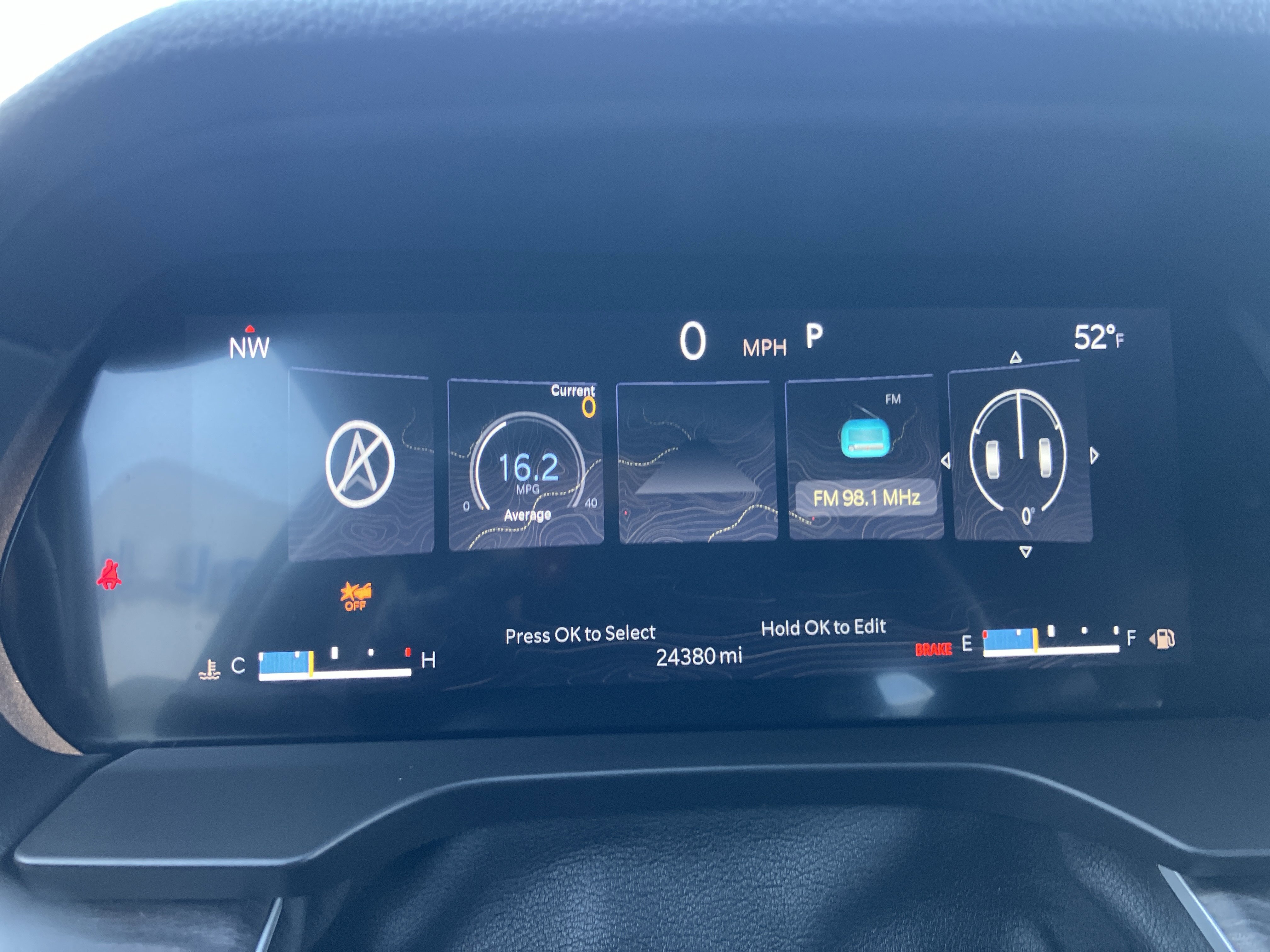 Used 2022 Jeep Grand Cherokee Limited w/ Luxury Tech Group II image 21