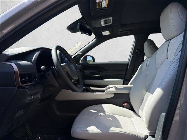 New 2026 Toyota Grand Highlander AWD Hybrid image 11