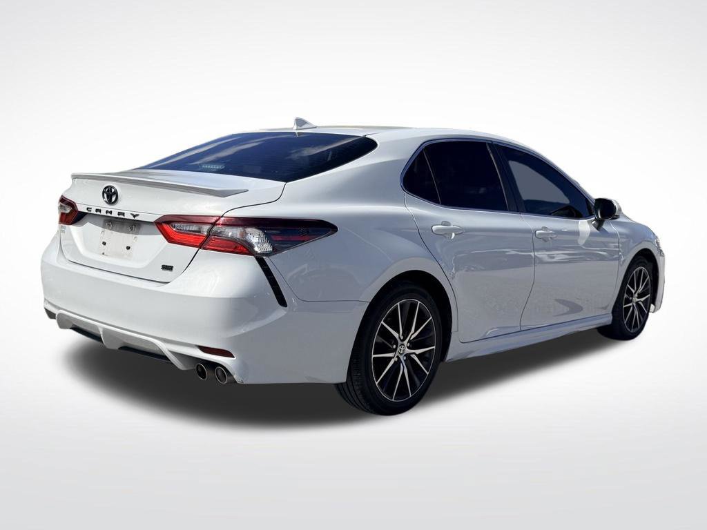 Used 2022 Toyota Camry SE FWD image 6