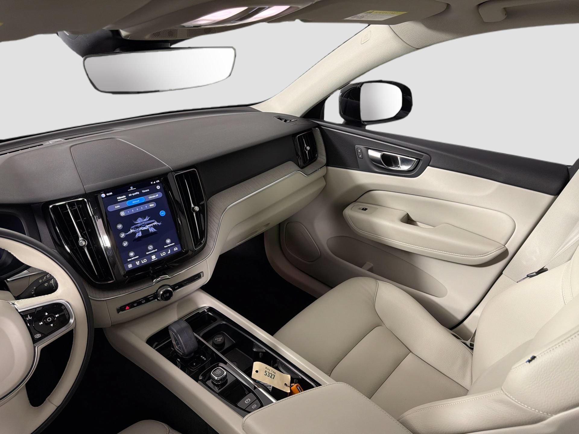 Certified 2023 Volvo XC60 T8 Plus w/ Protection Package Premier AWD/4WD image 23