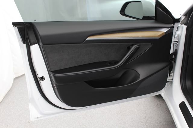 Used 2021 Tesla Model 3 Performance image 15